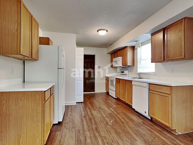 Foto del edificio - 4945 Hopewood Ln