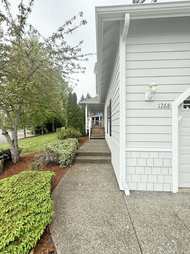 Foto del edificio - Poulsbo Forest Rock Hills neighborhood house.