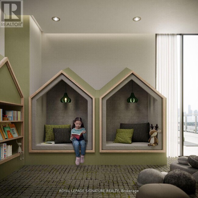 Building Photo - 1007 The Queensway