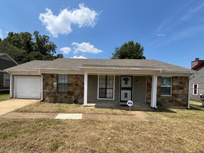 Building Photo - 4853 Chevron Rd