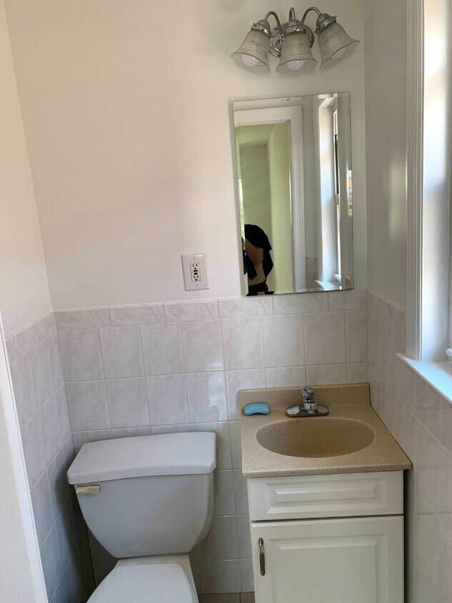 Foto del edificio - 43-21-43212 212th St