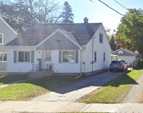 Building Photo - 813 Lincoln St