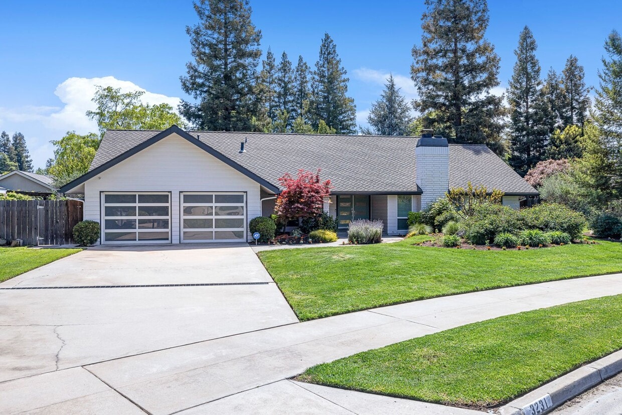 Foto principal - 3231 W Chennault Ave