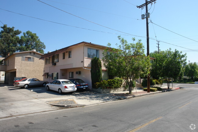 Building Photo - 11905 Woodbridge St