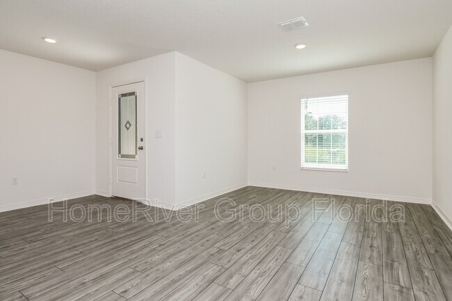 445 Danube Dr - 4