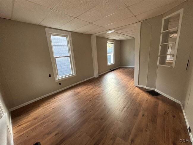 Foto del edificio - 329 McClelland St