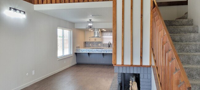 Foto del edificio - COLONIAL PARK LUXURY CONDO TOTAL UPDATED