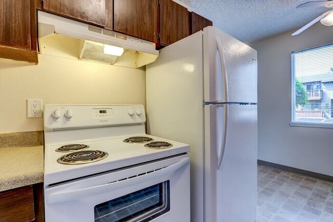 Foto del edificio - Cozy, Yet Spacious Upper Studio Apartment!!