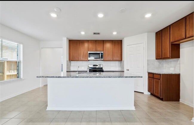 Foto del edificio - 8123 Leisure Pt Dr