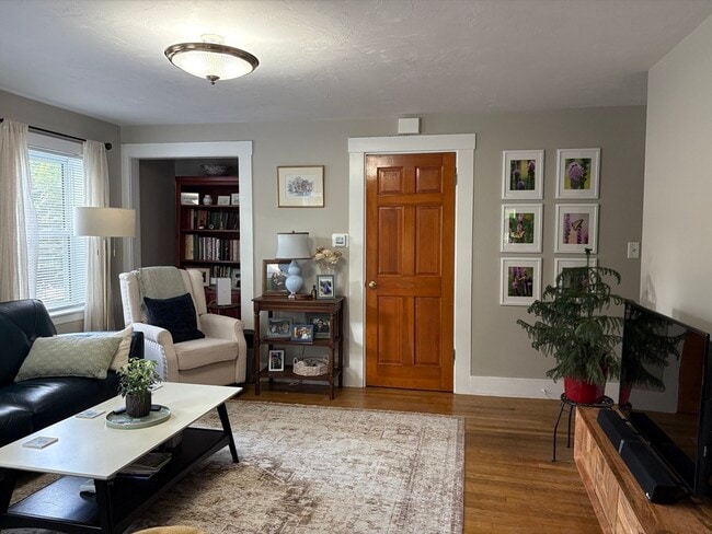 Building Photo - 16 Ruggles St
