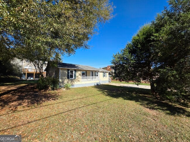 Building Photo - 531 Old Stone Rd