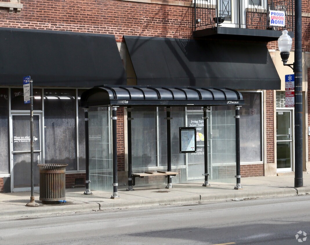 Foto del edificio - 3001-3003 W Montrose Ave