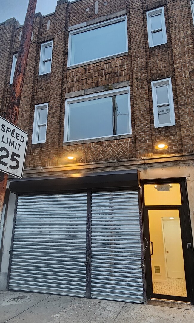Foto del edificio - 4840 Old York Rd