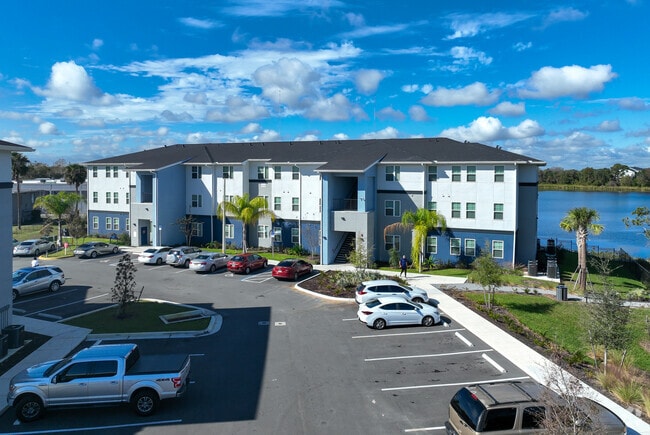 Building Photo - Ekos at Lake Shadow