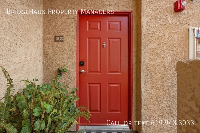 Building Photo - Luxurious living in this stunning 3-bedroo...