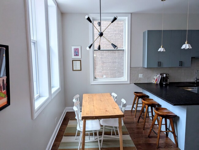 Building Photo - 1054 W Hollywood Ave