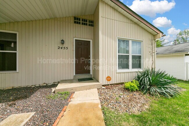 Foto del edificio - 2455 Buttonwood Ct