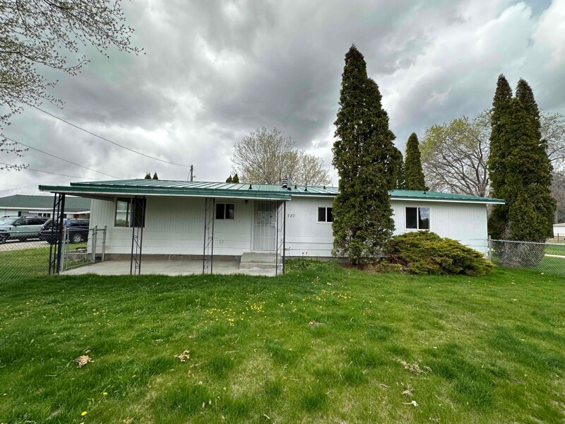 787 Old Corvallis Rd, Hamilton, MT 59840 House Rental in Hamilton, MT