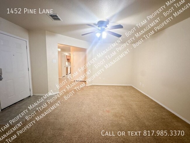 Building Photo - 1452 Pine Ln