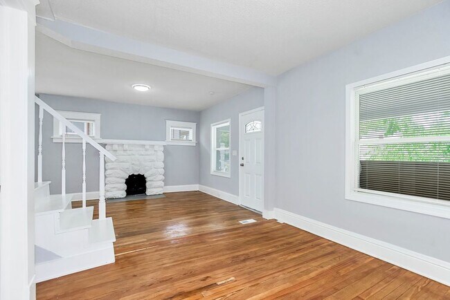 Foto del edificio - Charming 3-Bedroom Home with Modern Comfor...