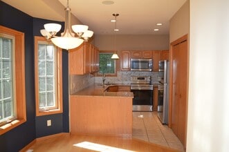 Building Photo - 4734 Bergamot Way