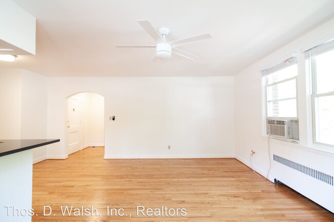 Building Photo - 1 br, 1 bath House - 4000 Beecher St NW #201