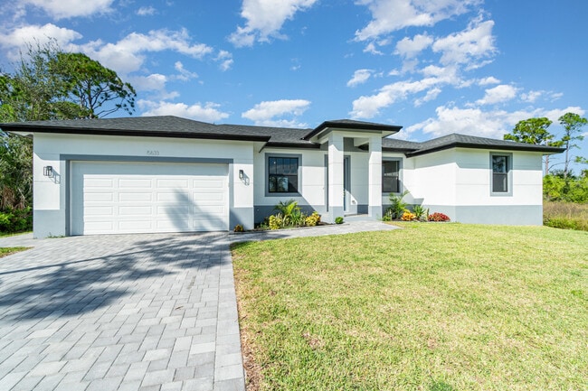 Foto del edificio - 15633 Lakeland Cir