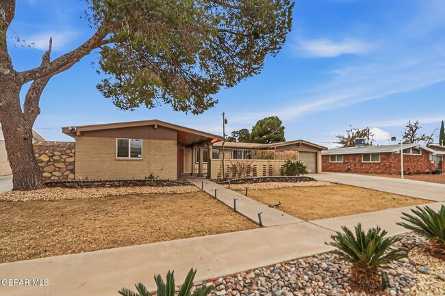 Building Photo - 10164 Dunbarton Dr