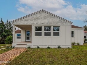 Building Photo - 212 N Cove Blvd