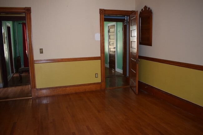 Building Photo - 57 Lynde St