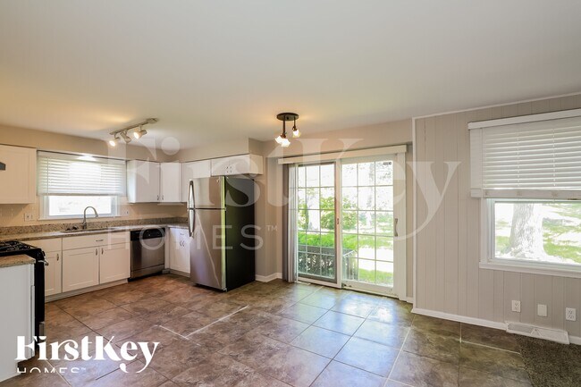 Building Photo - 8408 W 89th St