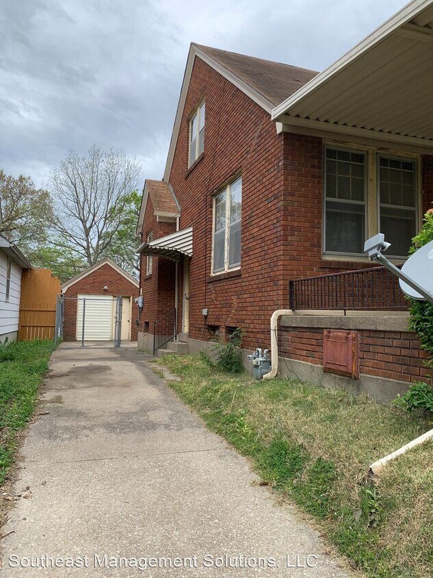 Foto del edificio - 3 br, 2 bath House - 29 N. Henderson