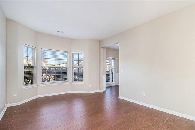 Foto del edificio - 395 Sugarberry Ln