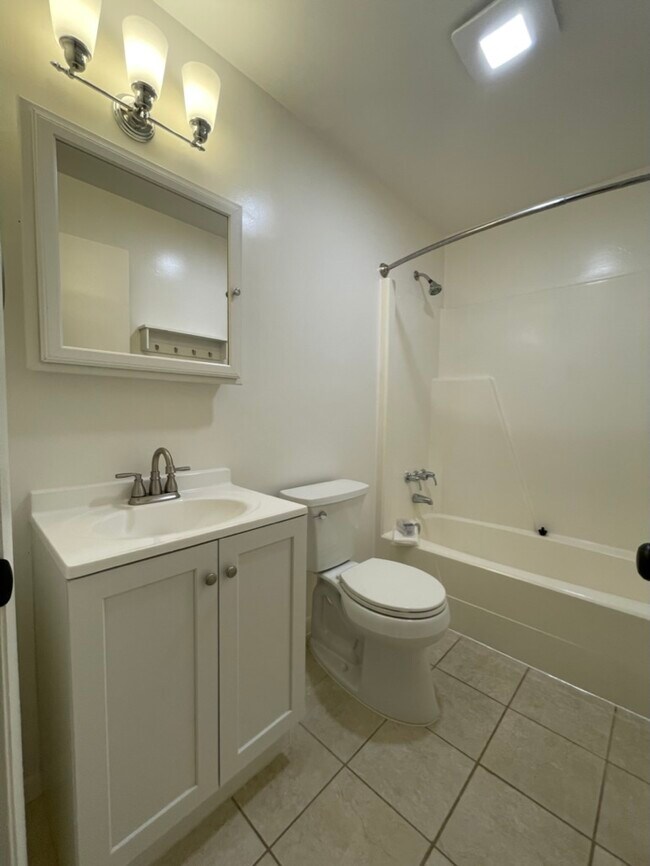 24306 W McGillen Ave Unit Apt 2, Mattawan, MI 49071 24306 W McGillen