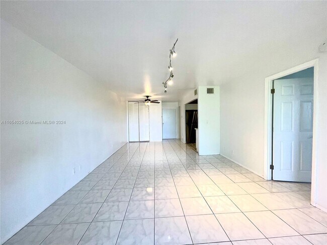 Building Photo - 2029 NW 46th Ave