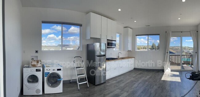 Building Photo - 1338 Miller Dr