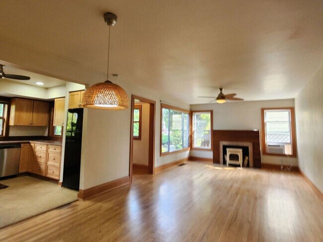 Building Photo - 3909 SE 48th Av