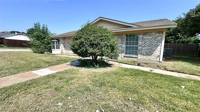 Building Photo - 1301 Quail Dr