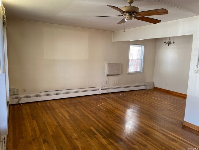 Foto del edificio - 233-24 87th Ave