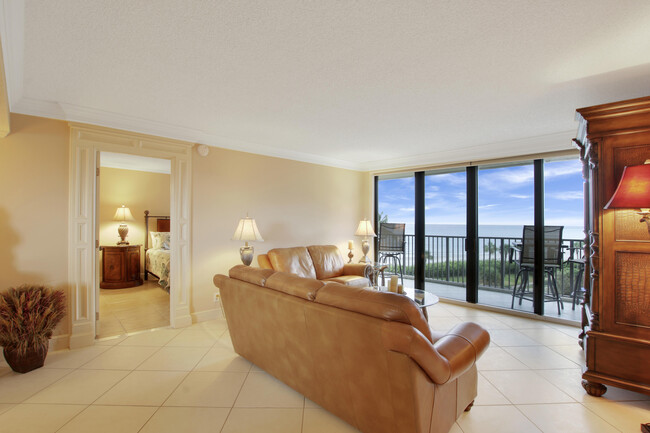 Foto del edificio - 200 Ocean Trail Way