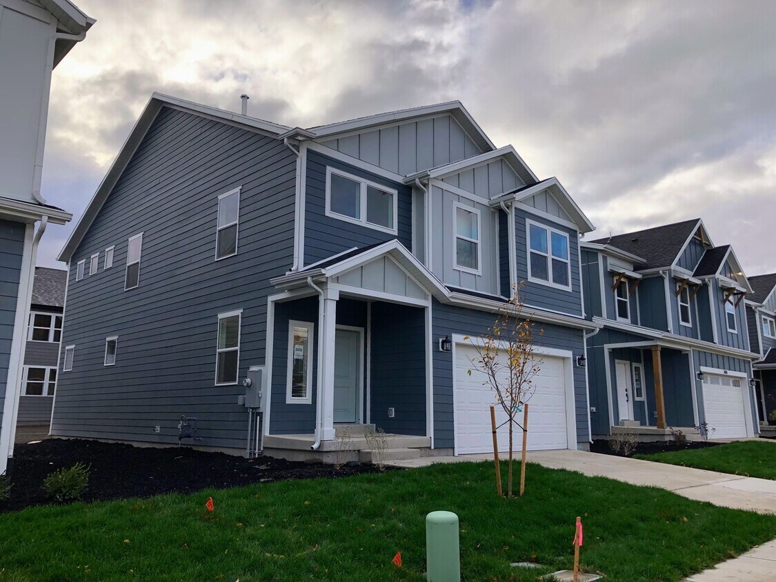 Building Photo - 1482 N 1190 E