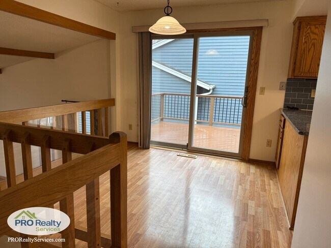 Foto del edificio - 3 Bedroom Home in Shoreview