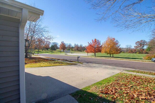 Building Photo - 5020 Glencairn Dr