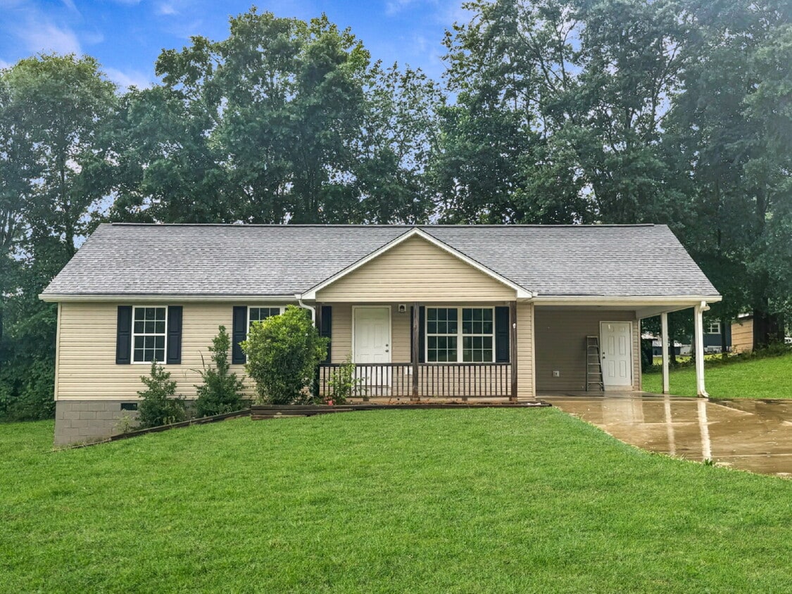 North Hall Ranch Available Immediately - North Hall Ranch Available Immediately