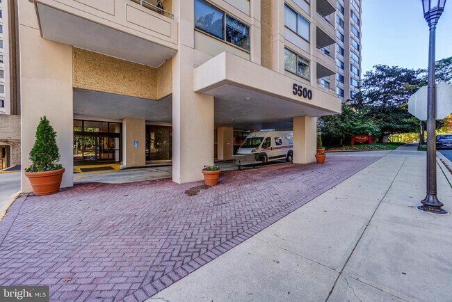 Building Photo - 5500 Friendship Blvd