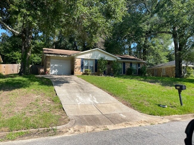 Foto del edificio - Close to South Alabama 3/2 Single Car Garage