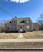 Building Photo - 818 Bedford St