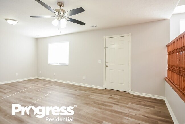 Building Photo - 1567 1075 W