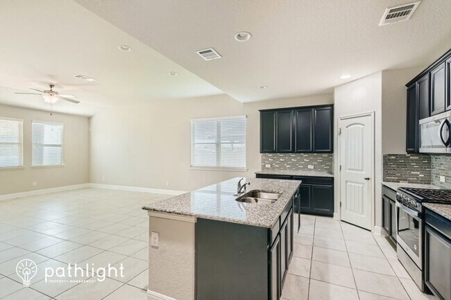 Building Photo - 8114 Cactus Bend Drive, San Antonio, TX, 7...