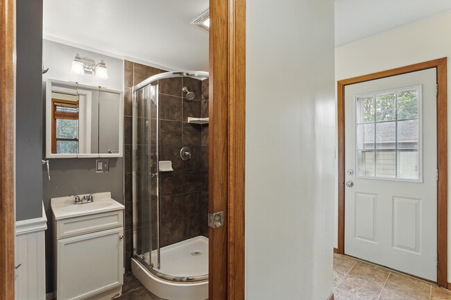 Building Photo - 1620 Concordia Ave